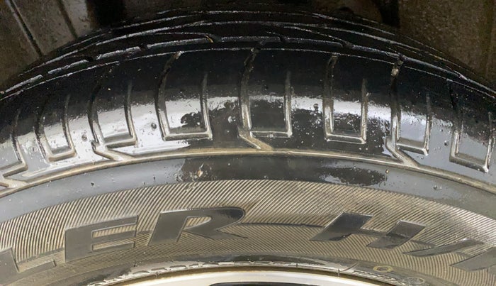 2022 Mahindra XUV300 W8 (O) 1.5 DIESEL, Diesel, Manual, 53,875 km, Right Rear Tyre Tread