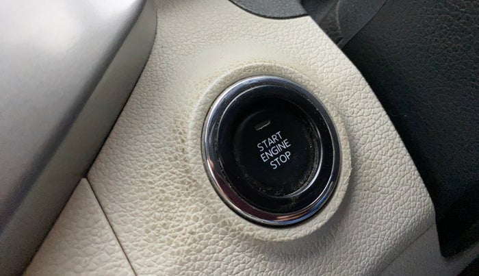 2022 Mahindra XUV300 W8 (O) 1.5 DIESEL, Diesel, Manual, 53,875 km, Keyless Start/ Stop Button