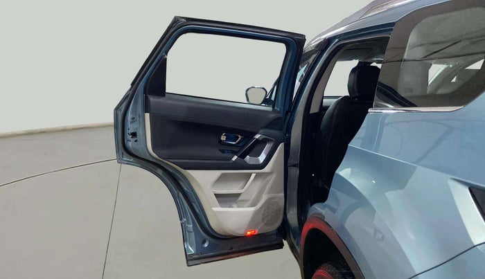 2022 Tata Safari XT PLUS, Diesel, Manual, 23,715 km, LHS Rear Door