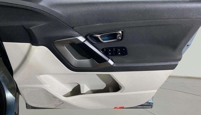 2022 Tata Safari XT PLUS, Diesel, Manual, 23,715 km, Driver Side Door Panels Control