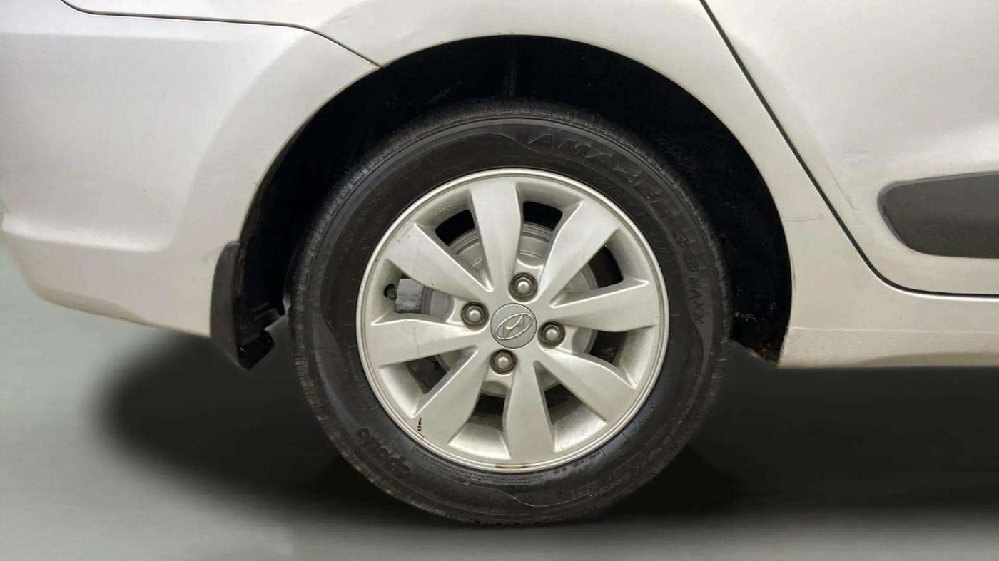 2015 Hyundai Xcent SX 1.2, Petrol, Manual, 72,073 km, Right Rear Wheel
