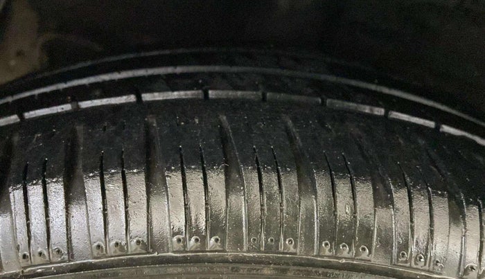 2015 Hyundai Xcent SX 1.2, Petrol, Manual, 72,073 km, Right Rear Tyre Tread