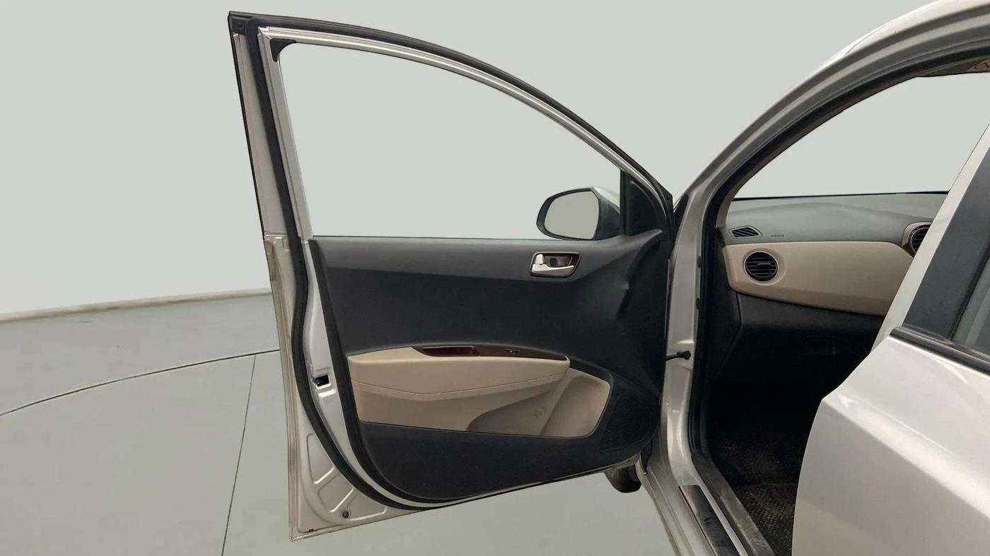 2015 Hyundai Xcent SX 1.2, Petrol, Manual, 72,073 km, LHS Front Door