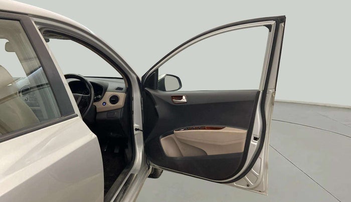 2015 Hyundai Xcent SX 1.2, Petrol, Manual, 72,073 km, RHS Front Door