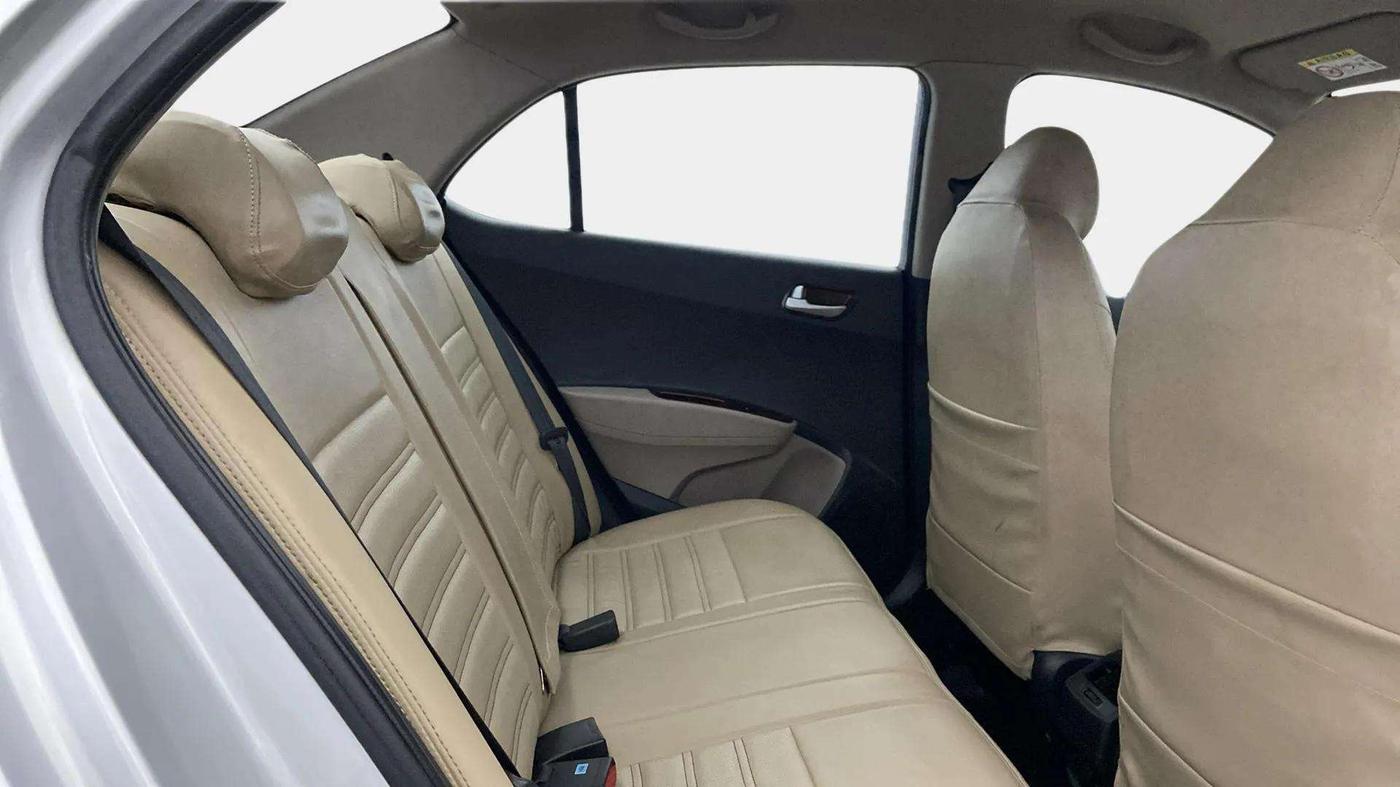 2015 Hyundai Xcent SX 1.2, Petrol, Manual, 72,073 km, Right Side Rear Door Cabin
