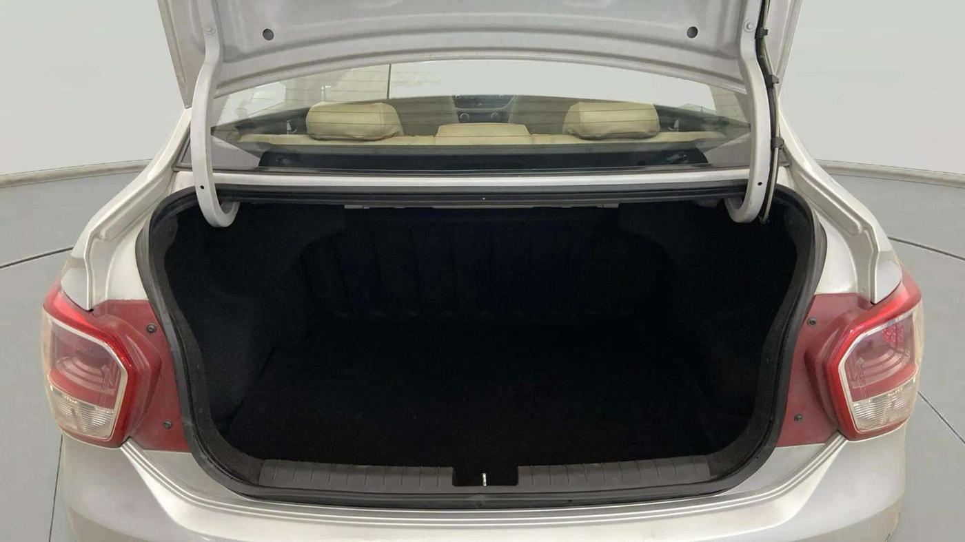 2015 Hyundai Xcent SX 1.2, Petrol, Manual, 72,073 km, Boot Inside