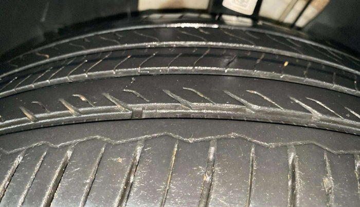 2023 Skoda SLAVIA STYLE 1.0L TSI AT, Petrol, Automatic, 21,051 km, Left Front Tyre Tread