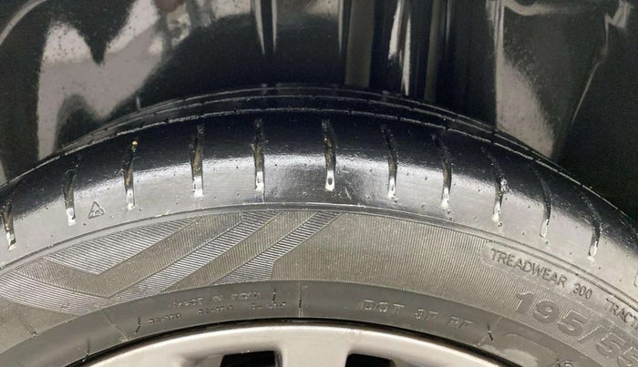 2018 Maruti Ciaz ALPHA 1.4 PETROL, Petrol, Manual, 1,01,485 km, Left Rear Tyre Tread