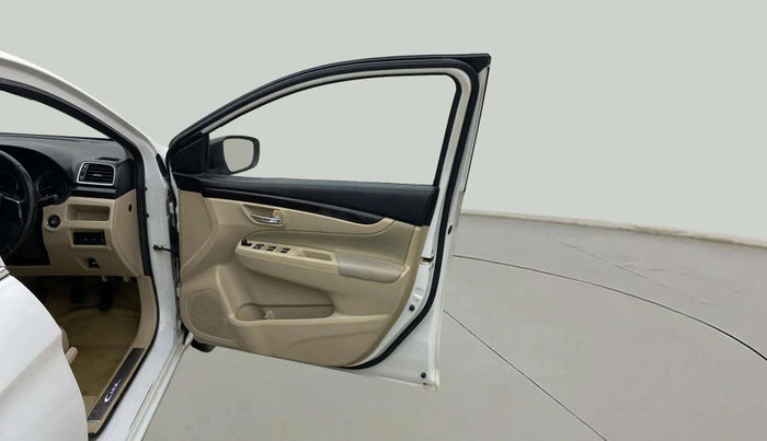 2018 Maruti Ciaz ALPHA 1.4 PETROL, Petrol, Manual, 1,01,485 km, RHS Front Door