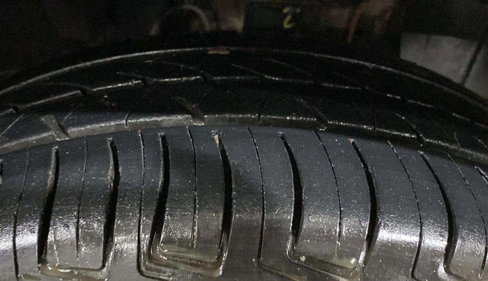 2022 Nissan MAGNITE XV MT, Petrol, Manual, 62,987 km, Right Front Tyre Tread