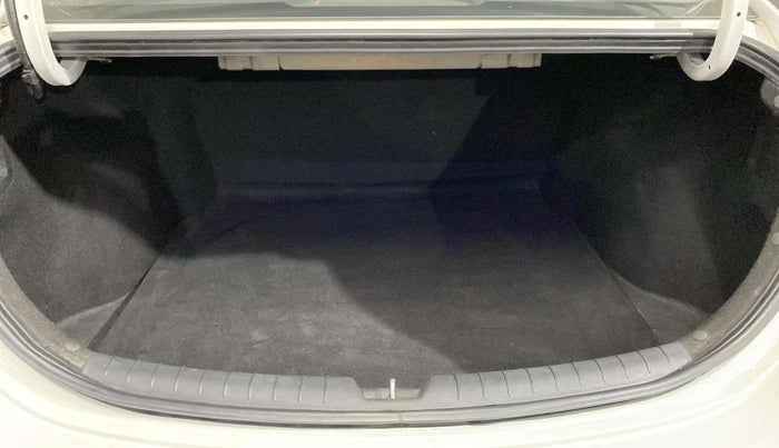2019 Hyundai Verna 1.6 VTVT SX, Petrol, Manual, 40,405 km, Boot Open Zoomed View