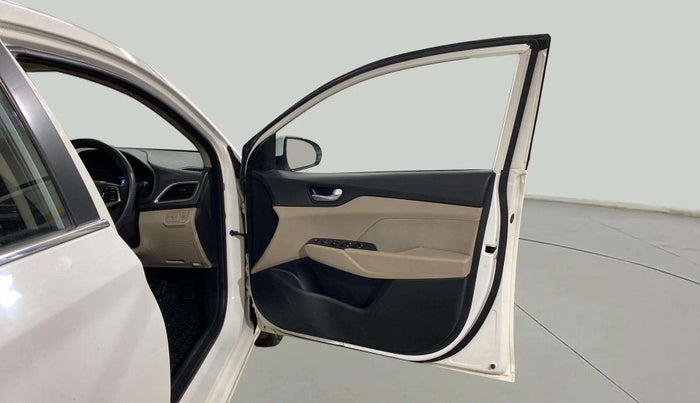 2019 Hyundai Verna 1.6 VTVT SX, Petrol, Manual, 40,405 km, RHS Front Door