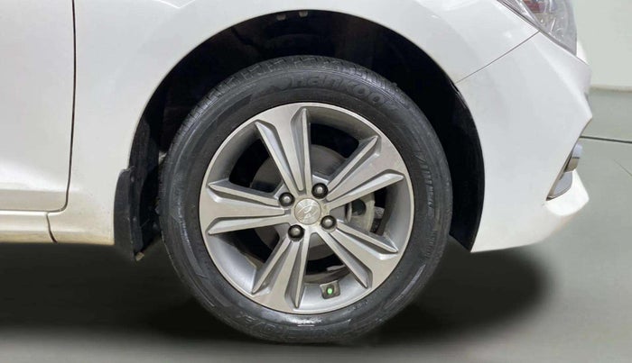 2019 Hyundai Verna 1.6 VTVT SX, Petrol, Manual, 40,405 km, Right Front Wheel