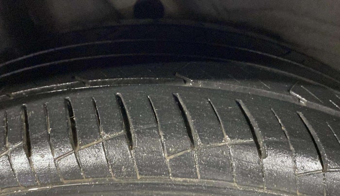 2019 Hyundai Verna 1.6 VTVT SX, Petrol, Manual, 40,405 km, Right Rear Tyre Tread