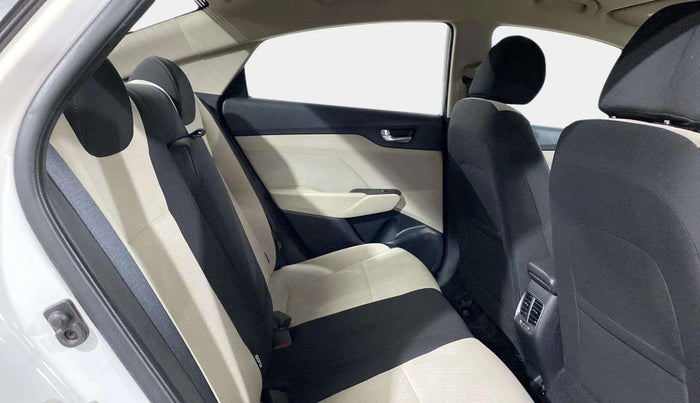 2019 Hyundai Verna 1.6 VTVT SX, Petrol, Manual, 40,405 km, Right Side Rear Door Cabin