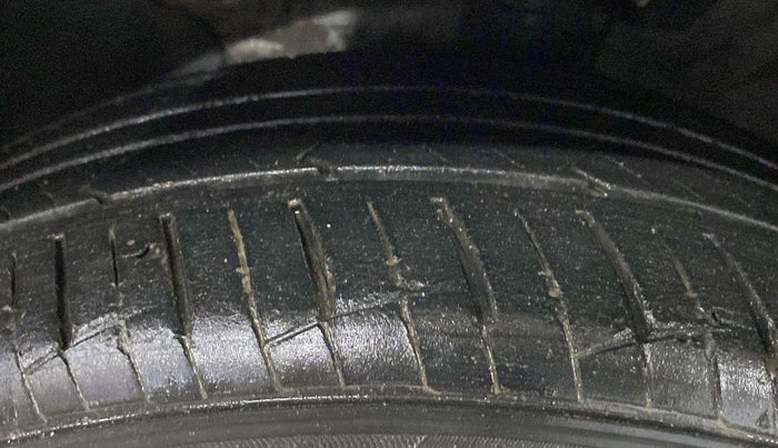 2019 Hyundai Verna 1.6 VTVT SX, Petrol, Manual, 40,405 km, Left Front Tyre Tread
