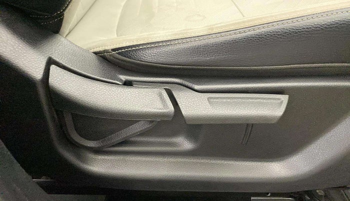 2022 KIA SONET HTX ANNIVERSARY EDITION 1.5, Diesel, Manual, 31,612 km, Driver Side Adjustment Panel