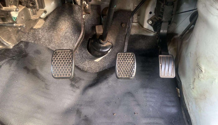 2019 Maruti Eeco 5 STR WITH A/C+HTR, CNG, Manual, 76,996 km, Pedals