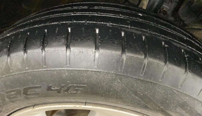 2022 Maruti Baleno DELTA PETROL 1.2, Petrol, Manual, 74,461 km, Right Front Tyre Tread
