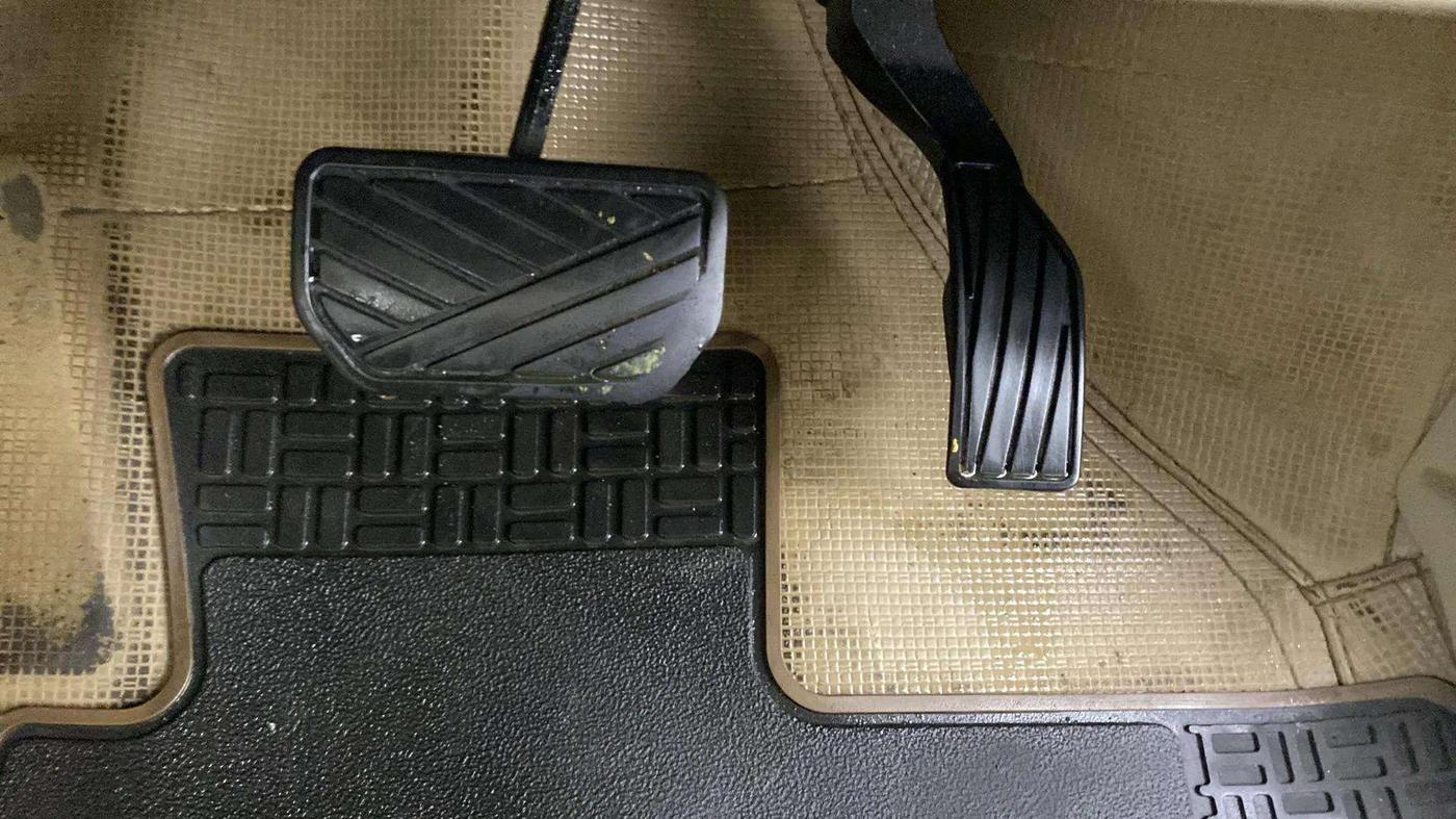 2019 Maruti Ciaz DELTA AT 1.5 SHVS PETROL, Petrol, Automatic, 77,002 km, Pedals