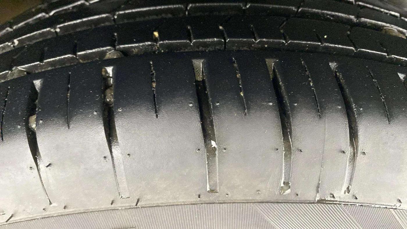 2019 Maruti Ciaz DELTA AT 1.5 SHVS PETROL, Petrol, Automatic, 77,002 km, Right Rear Tyre Tread