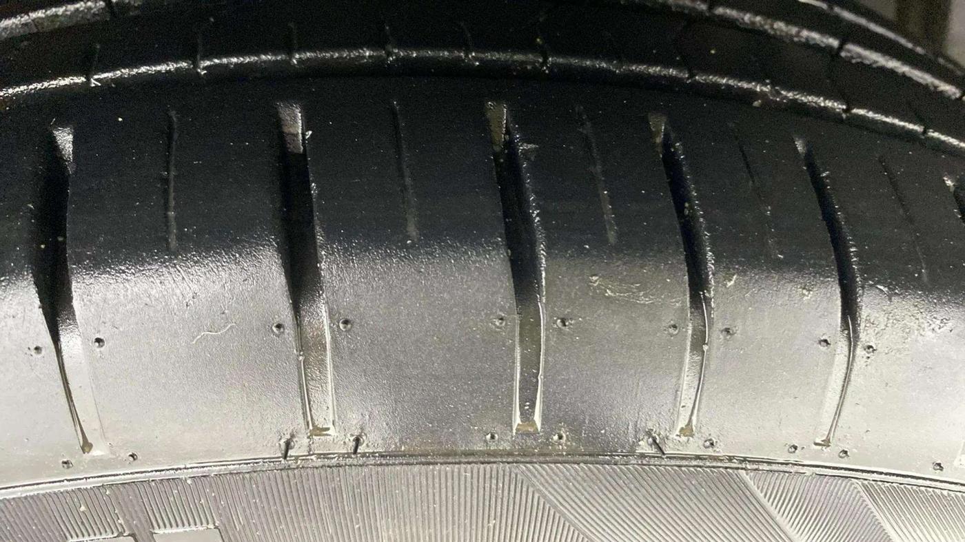 2019 Maruti Ciaz DELTA AT 1.5 SHVS PETROL, Petrol, Automatic, 77,002 km, Right Front Tyre Tread