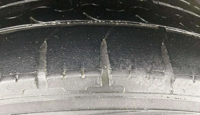 2019 Hyundai Verna 1.6 VTVT SX, Petrol, Manual, 96,922 km, Right Rear Tyre Tread