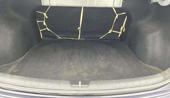 2019 Hyundai Verna 1.6 VTVT SX, Petrol, Manual, 96,922 km, Boot Inside