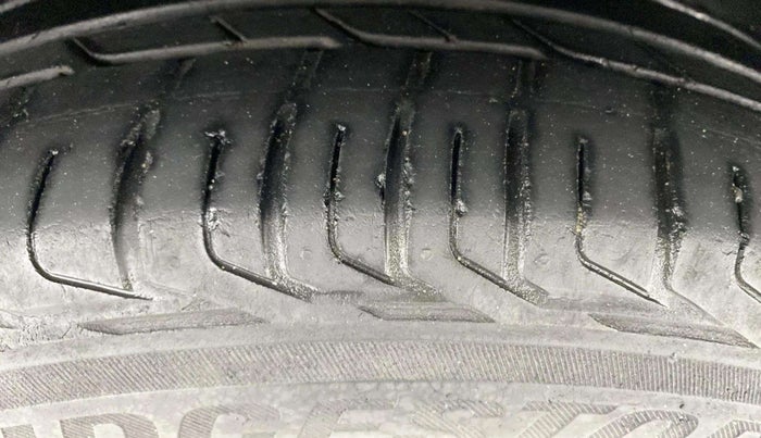 2017 Tata NEXON XZ PLUS PETROL, Petrol, Manual, 38,076 km, Right Front Tyre Tread