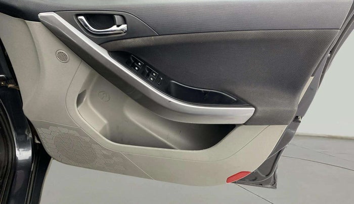 2017 Tata NEXON XZ PLUS PETROL, Petrol, Manual, 38,076 km, Driver Side Door Panels Control