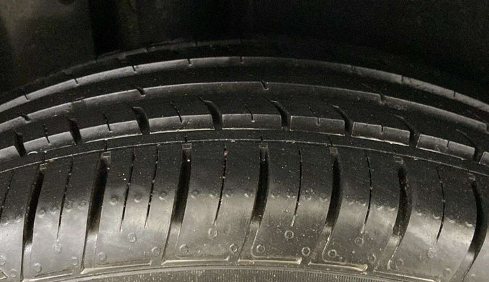 2020 MG HECTOR SHARP 1.5 DCT PETROL, Petrol, Automatic, 88,746 km, Right Rear Tyre Tread