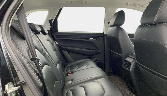 2020 MG HECTOR SHARP 1.5 DCT PETROL, Petrol, Automatic, 88,746 km, Right Side Rear Door Cabin