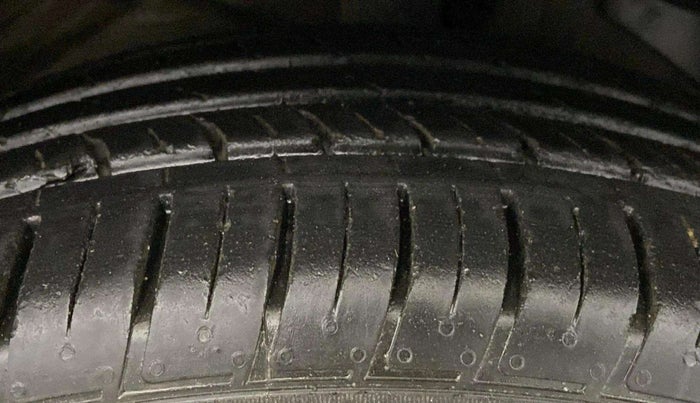 2020 MG HECTOR SHARP 1.5 DCT PETROL, Petrol, Automatic, 88,746 km, Right Front Tyre Tread