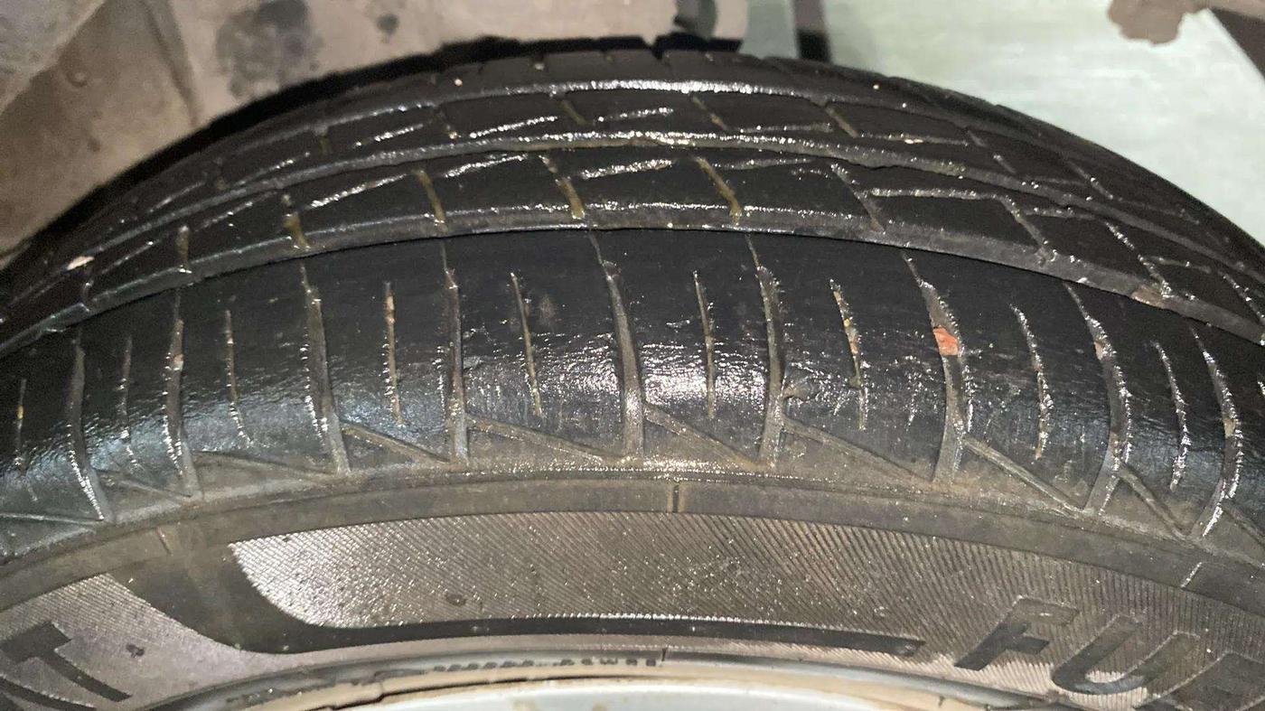 2021 Maruti Alto LXI CNG, CNG, Manual, 29,978 km, Left Rear Tyre Tread