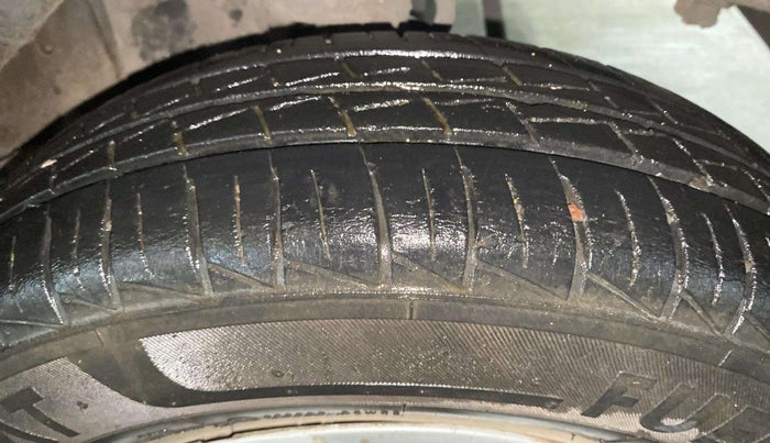2021 Maruti Alto LXI CNG, CNG, Manual, 29,917 km, Left Rear Tyre Tread