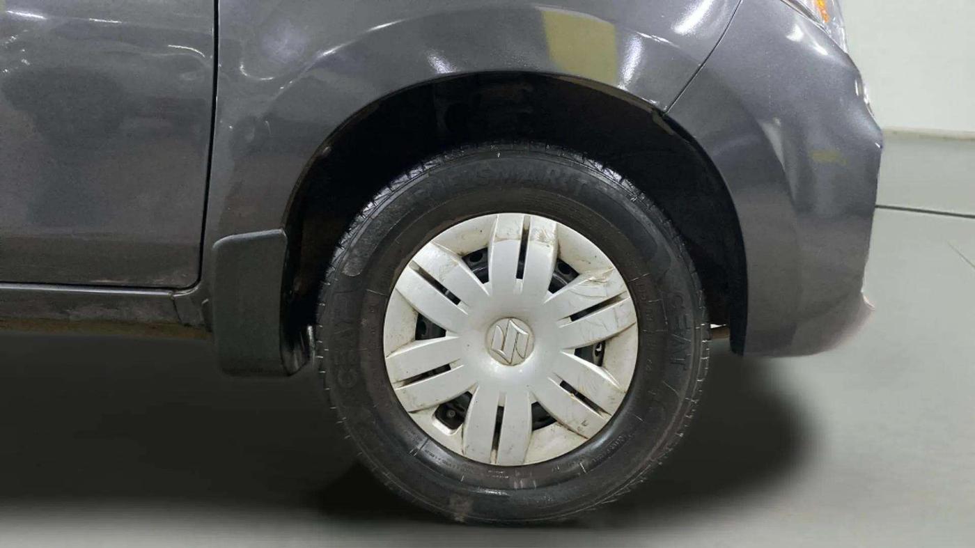 2021 Maruti Alto LXI CNG, CNG, Manual, 29,978 km, Right Front Wheel