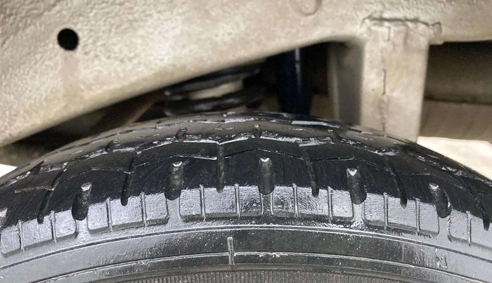 2021 Maruti Eeco 7 STR, Petrol, Manual, 73,097 km, Left Rear Tyre Tread