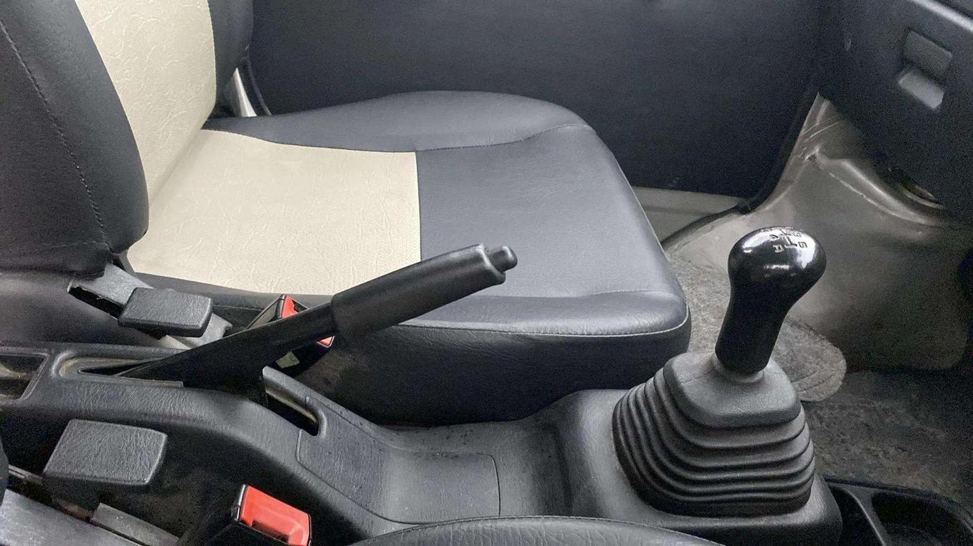 2021 Maruti Eeco 7 STR, Petrol, Manual, 73,097 km, Gear Lever