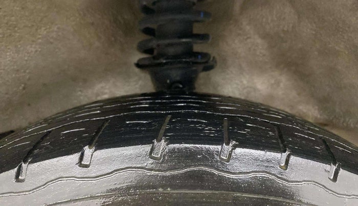 2021 Maruti Eeco 7 STR, Petrol, Manual, 73,097 km, Right Front Tyre Tread