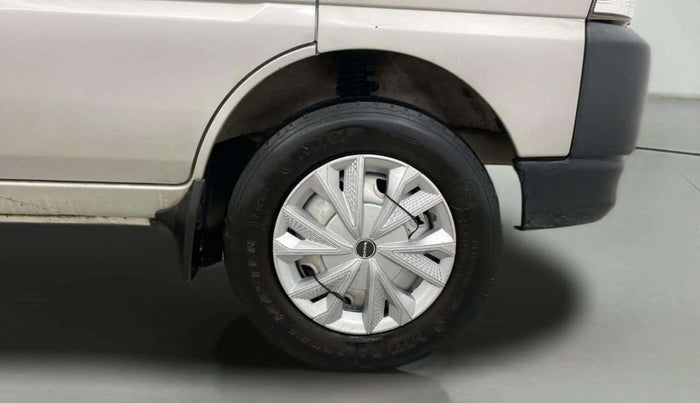 2021 Maruti Eeco 7 STR, Petrol, Manual, 73,097 km, Right Front Wheel