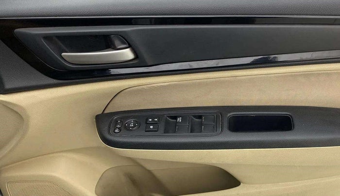 2019 Honda Amaze 1.2L I-VTEC VX, CNG, Manual, 73,238 km, Driver Side Door Panels Control