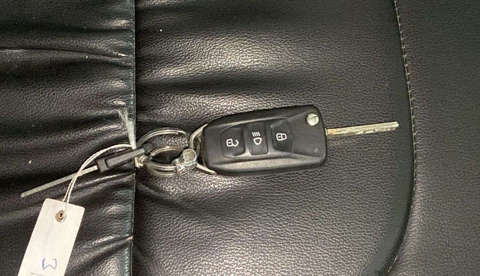 2022 Tata NEXON XZ PETROL, Petrol, Manual, 48,343 km, Key Close Up