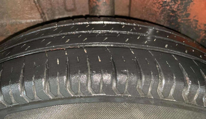 2021 Tata ALTROZ XE PETROL, Petrol, Manual, 34,095 km, Left Rear Tyre Tread