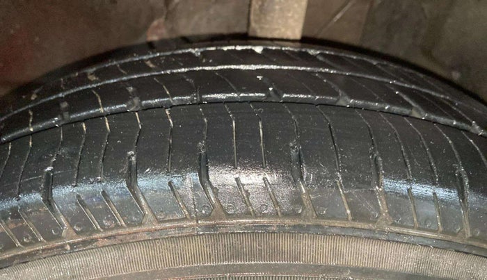 2021 Tata ALTROZ XE PETROL, Petrol, Manual, 34,095 km, Left Front Tyre Tread