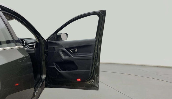 2021 Tata Harrier XZA PLUS 2.0L, Diesel, Automatic, 57,357 km, RHS Front Door