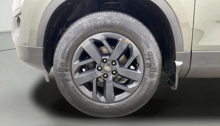 2021 Tata Harrier XZA PLUS 2.0L, Diesel, Automatic, 57,357 km, Left Front Wheel