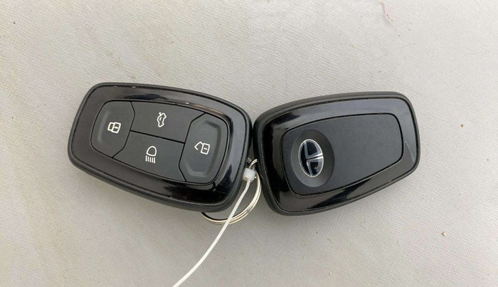 2021 Tata Harrier XZA PLUS 2.0L, Diesel, Automatic, 57,357 km, Key Close Up