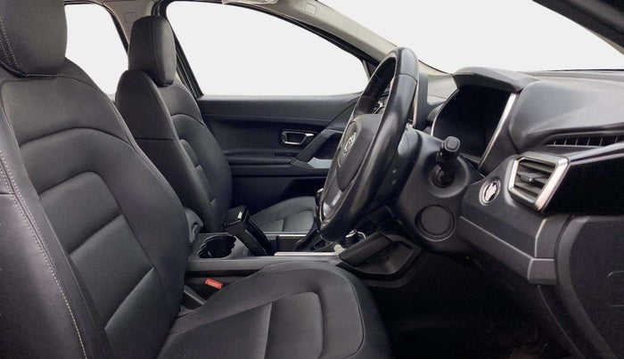 2021 Tata Harrier XZA PLUS 2.0L, Diesel, Automatic, 57,357 km, Right Side Front Door Cabin