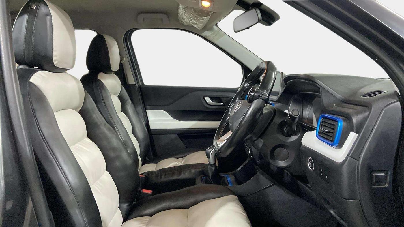 2021 Tata PUNCH CREATIVE  MT, Petrol, Manual, 64,957 km, Right Side Front Door Cabin