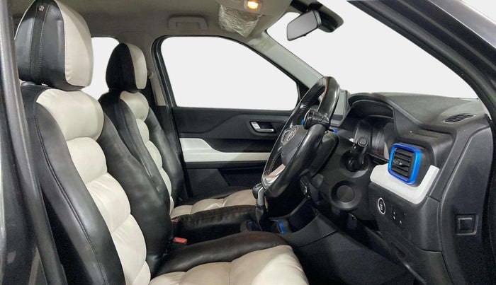 2021 Tata PUNCH CREATIVE  MT, Petrol, Manual, 64,829 km, Right Side Front Door Cabin